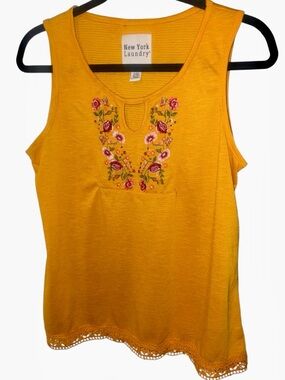 New York Laundry Mustard Yellow Embroidered Scoop Neck W/Keyhole Rayon Tank NEW!